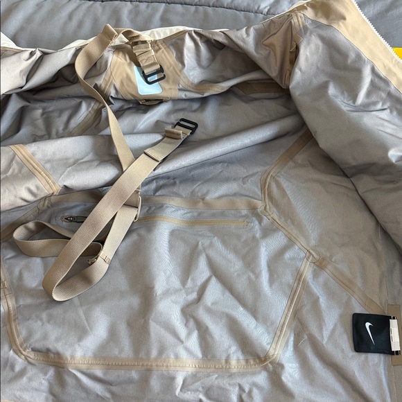 NOCTA x Nike Yellow and Tan Colorblock Ski/Shell Jacket - Picture 6 of 11